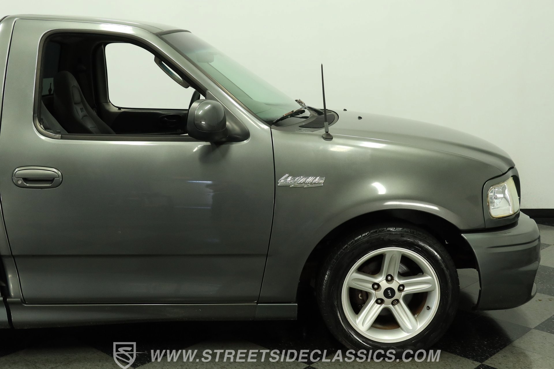 Used 2003 Ford F150 Lightning RWD image 29