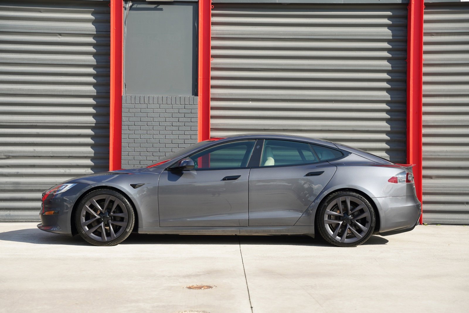 Used 2021 Tesla Model S Plaid image 6