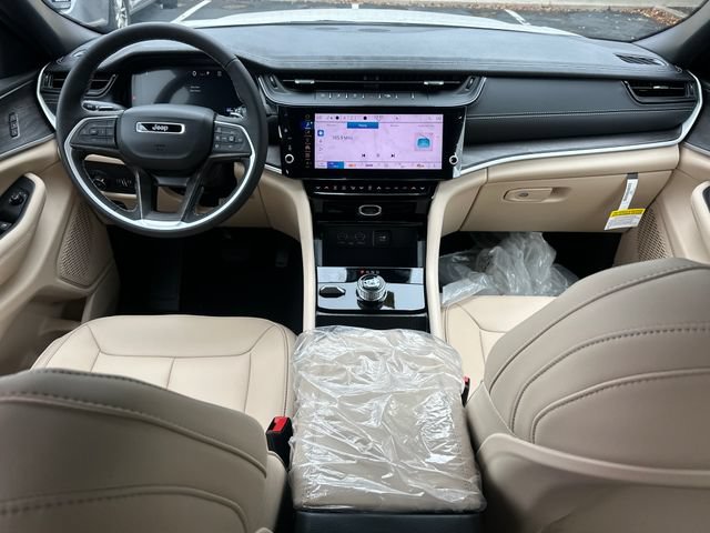 New 2026 Jeep Grand Cherokee L Limited AWD/4WD image 17