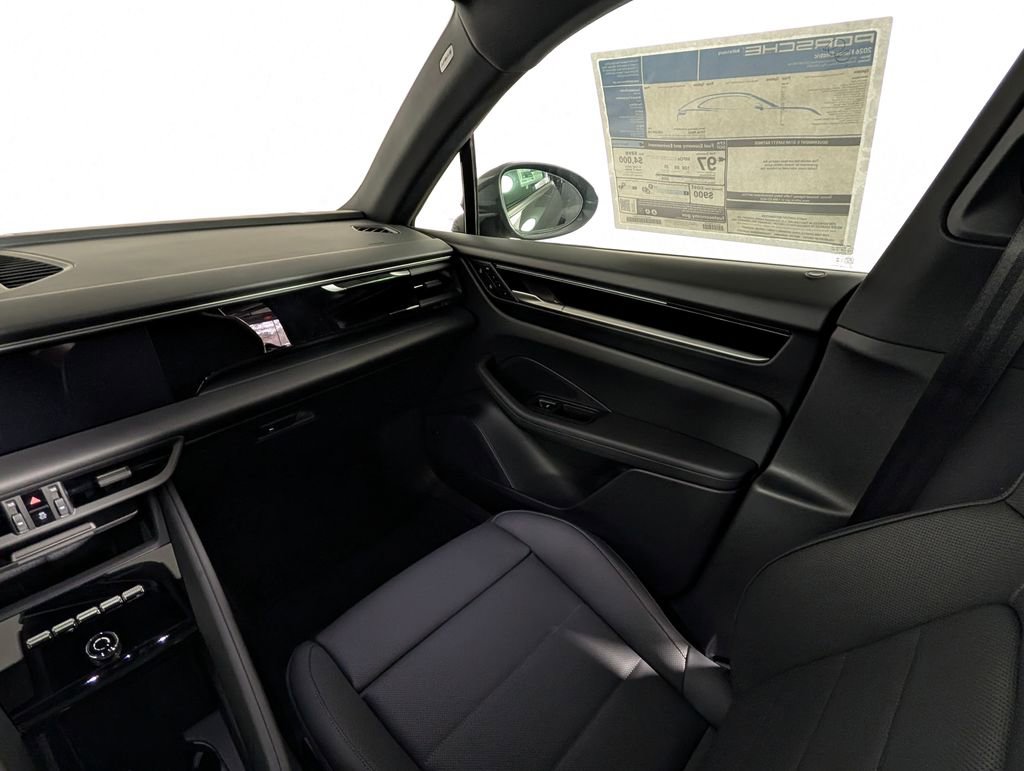 New 2026 Porsche Macan Electric image 24