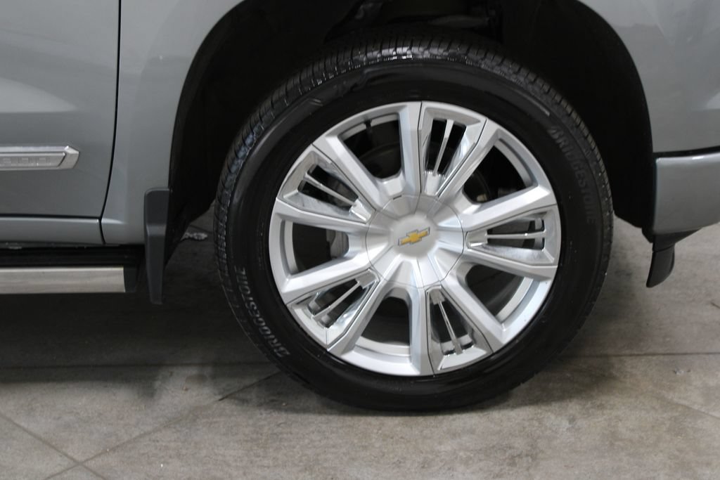 Used 2025 Chevrolet Silverado 1500 High Country w/ High Country Premium Package AWD/4WD image 67