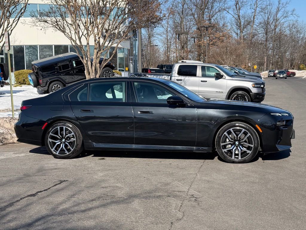 Used 2025 BMW 740i xDrive image 5
