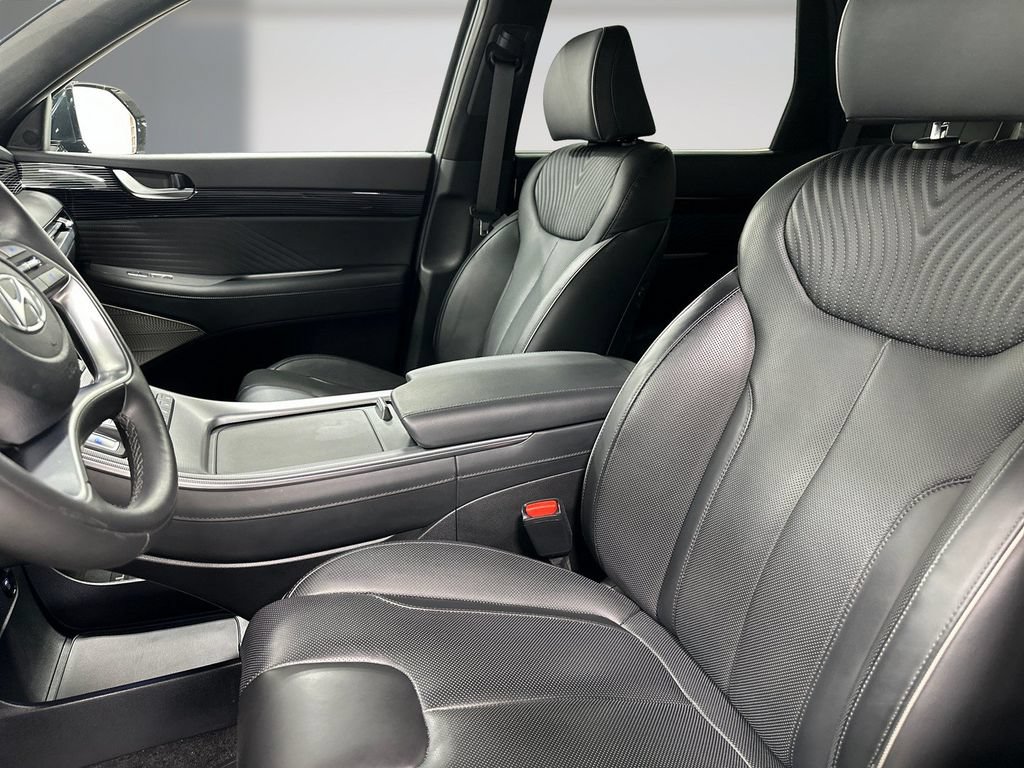 Certified 2025 Hyundai Palisade Calligraphy FWD image 15