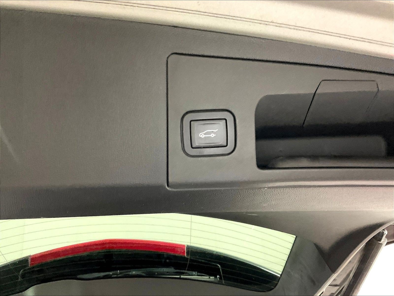 Used 2017 Cadillac XT5 FWD image 37
