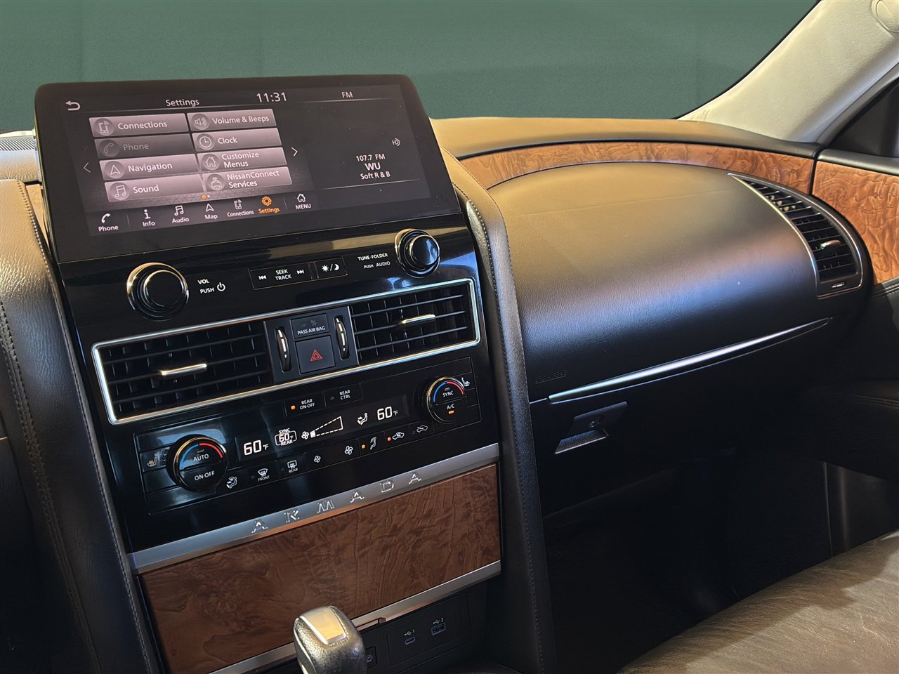 Used 2021 Nissan Armada SL w/ Captain's Chairs Package image 15