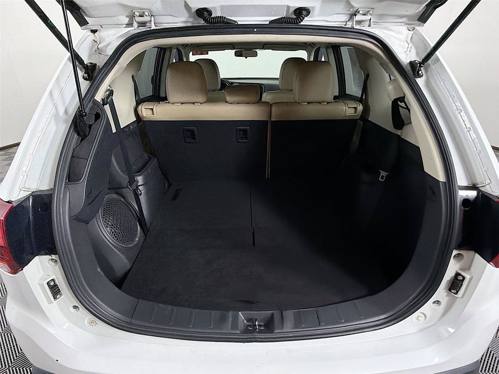 Used 2016 Mitsubishi Outlander SEL AWD/4WD image 14