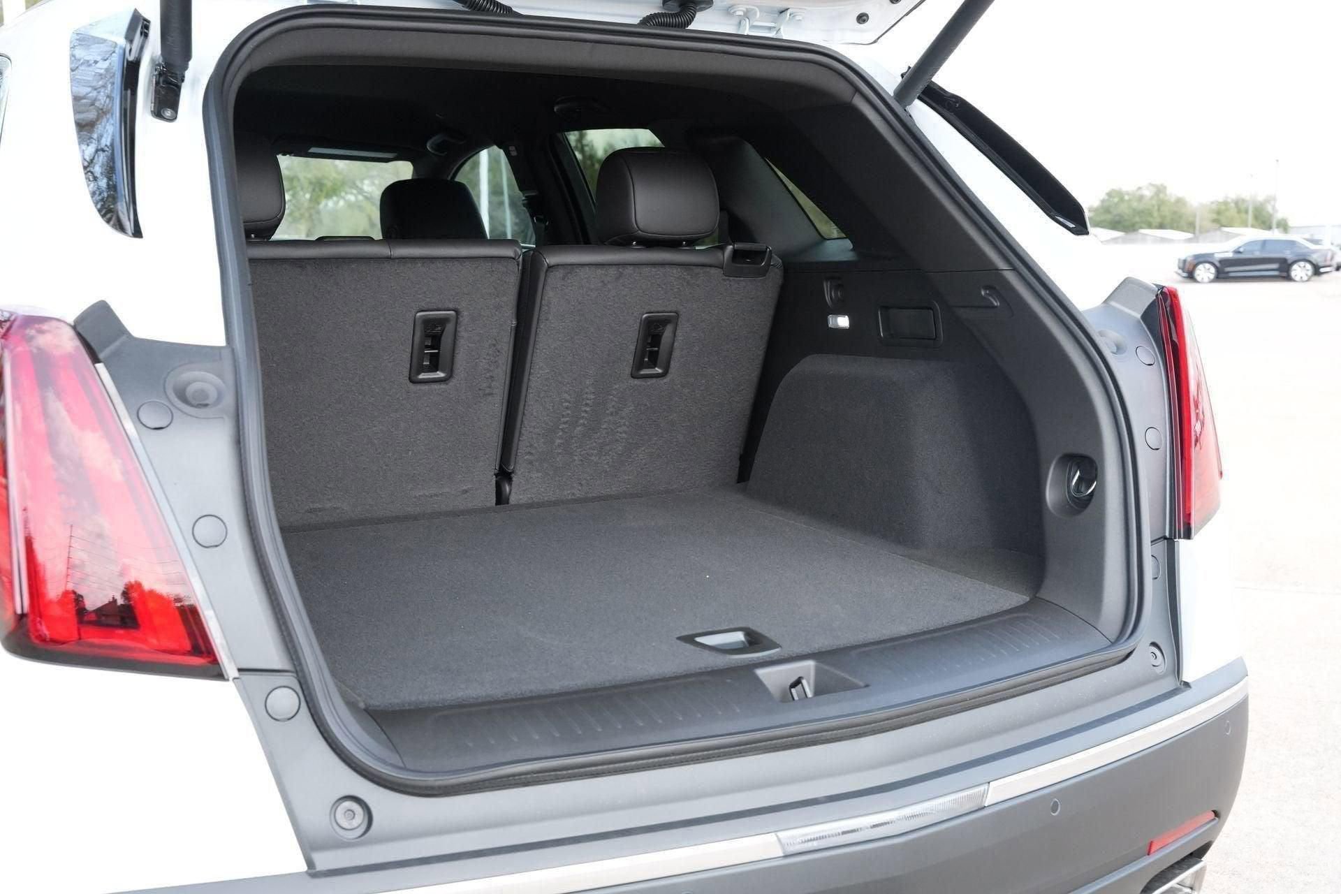 New 2026 Cadillac XT5 Luxury w/ LPO, Floor Liner Package image 23
