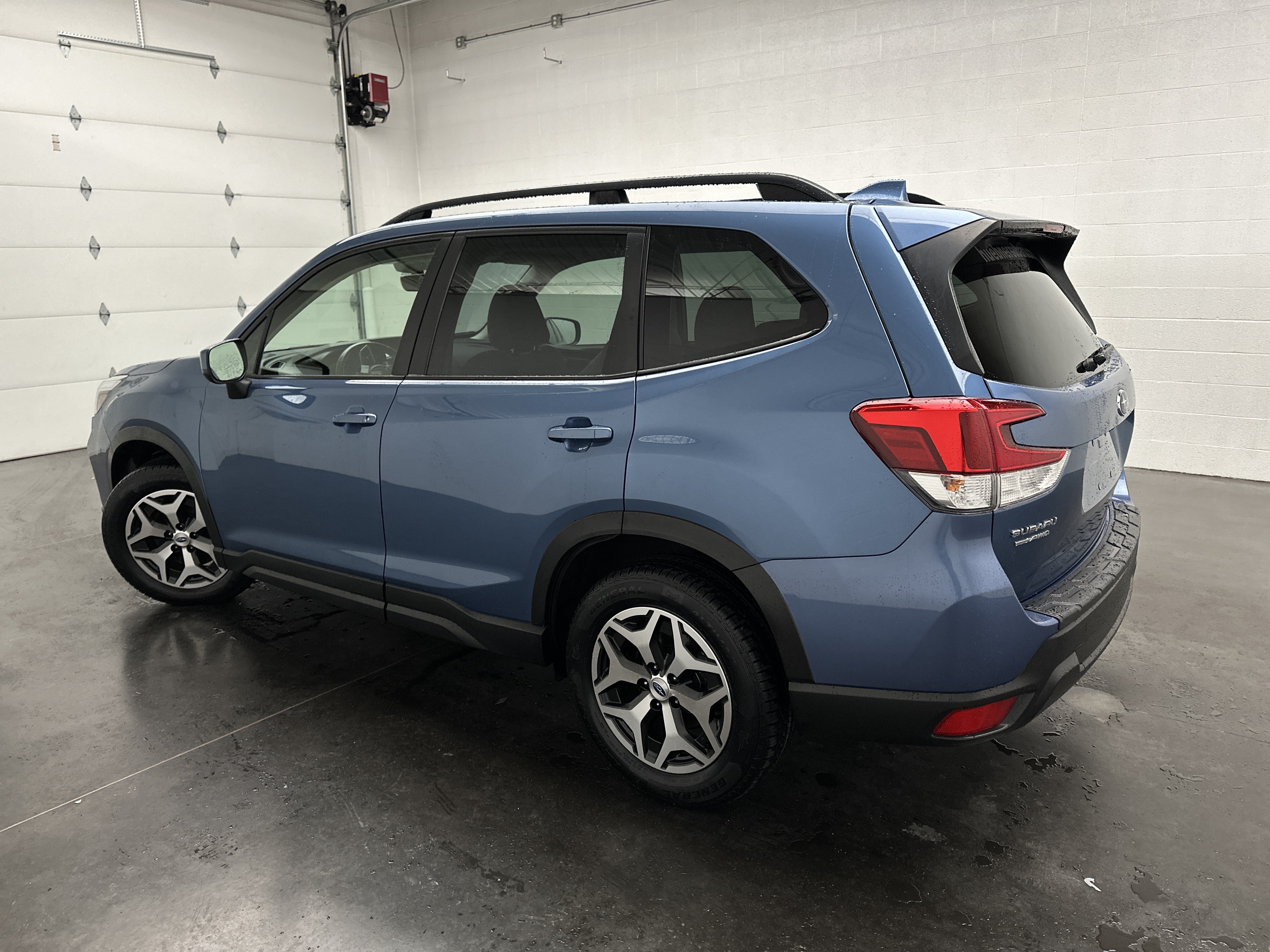 Used 2021 Subaru Forester Premium AWD/4WD image 6