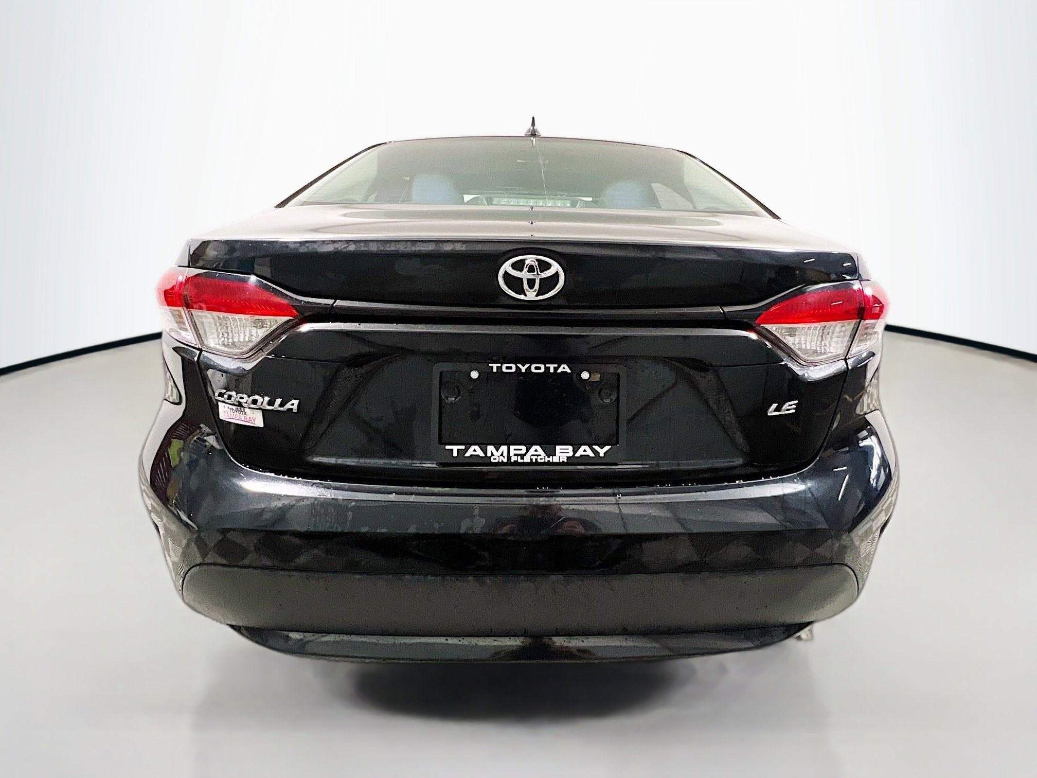 Used 2021 Toyota Corolla LE image 6