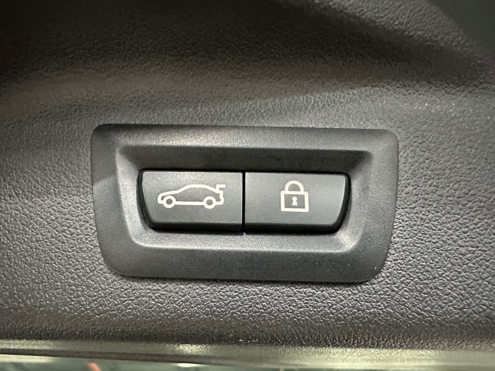 Used 2021 BMW X7 xDrive40i w/ Cold Weather Package AWD/4WD image 11