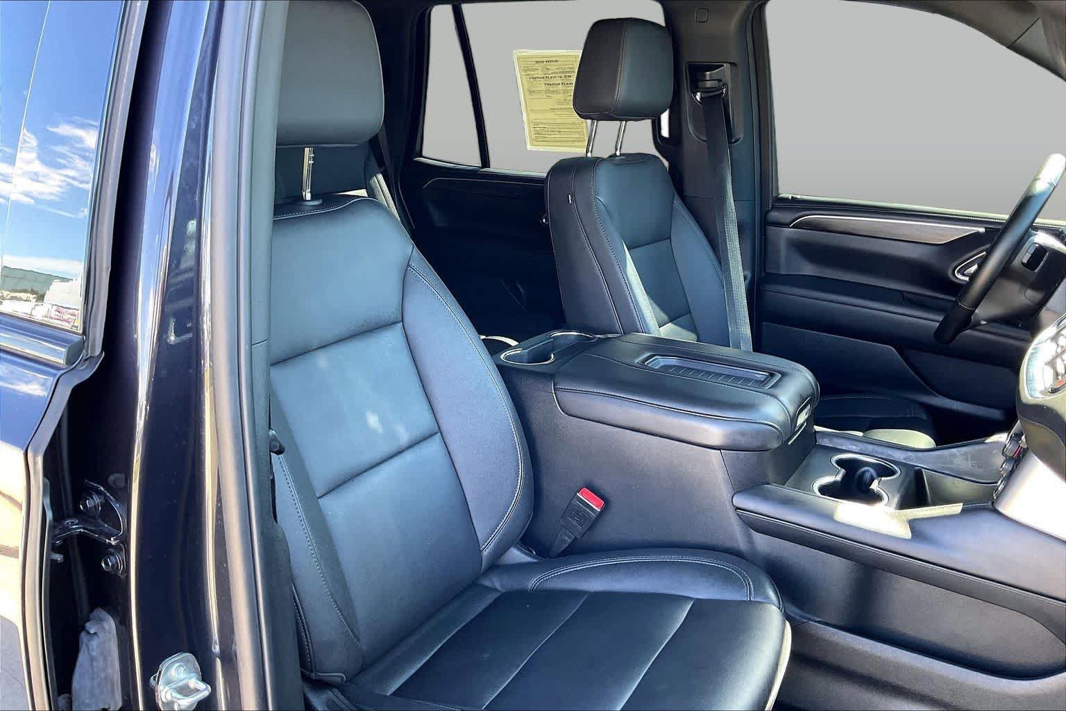 Used 2024 Chevrolet Tahoe Z71 w/ Luxury Package AWD/4WD image 9