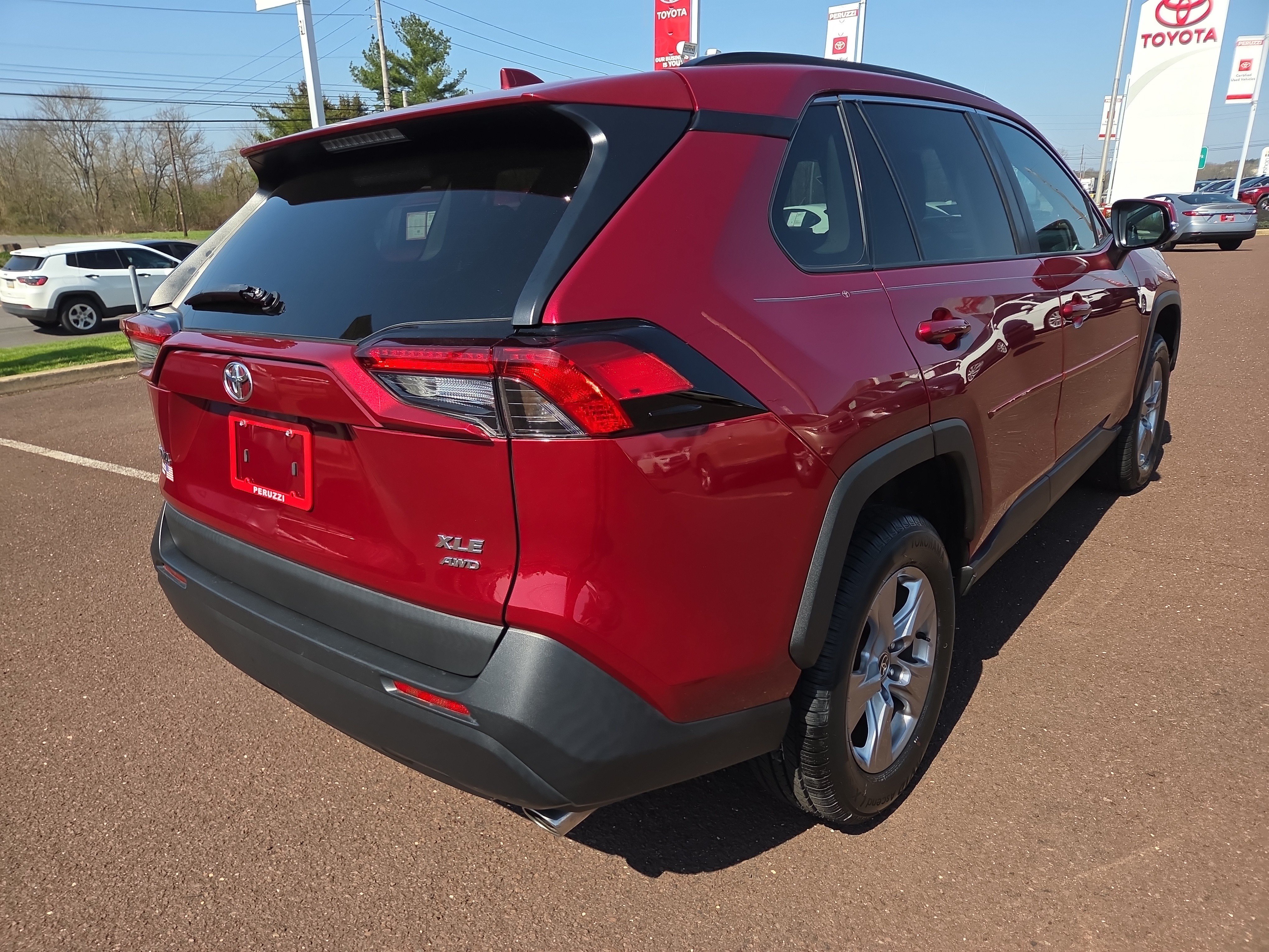 Certified 2022 Toyota RAV4 XLE w/ Convenience Package AWD/4WD image 3