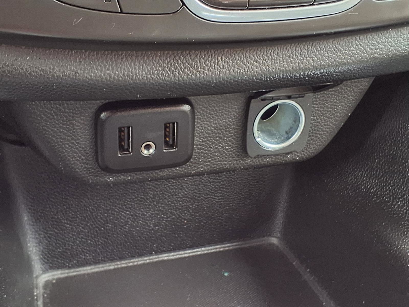 Used 2018 Chevrolet Traverse LT image 21