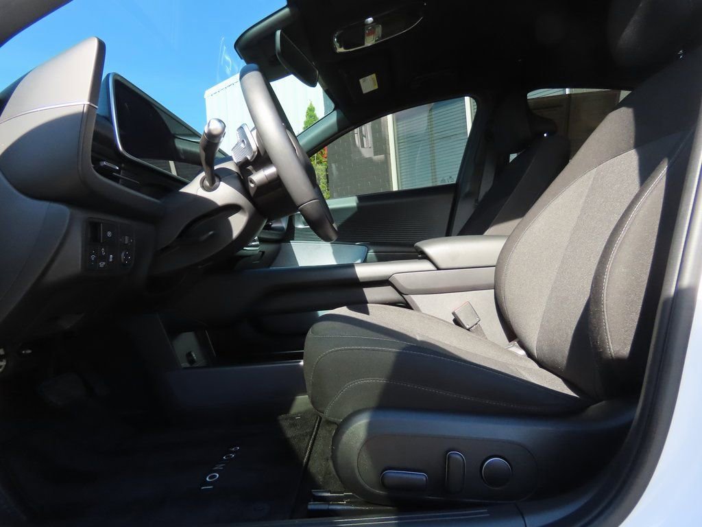 Used 2024 Hyundai Ioniq 6 SE image 32