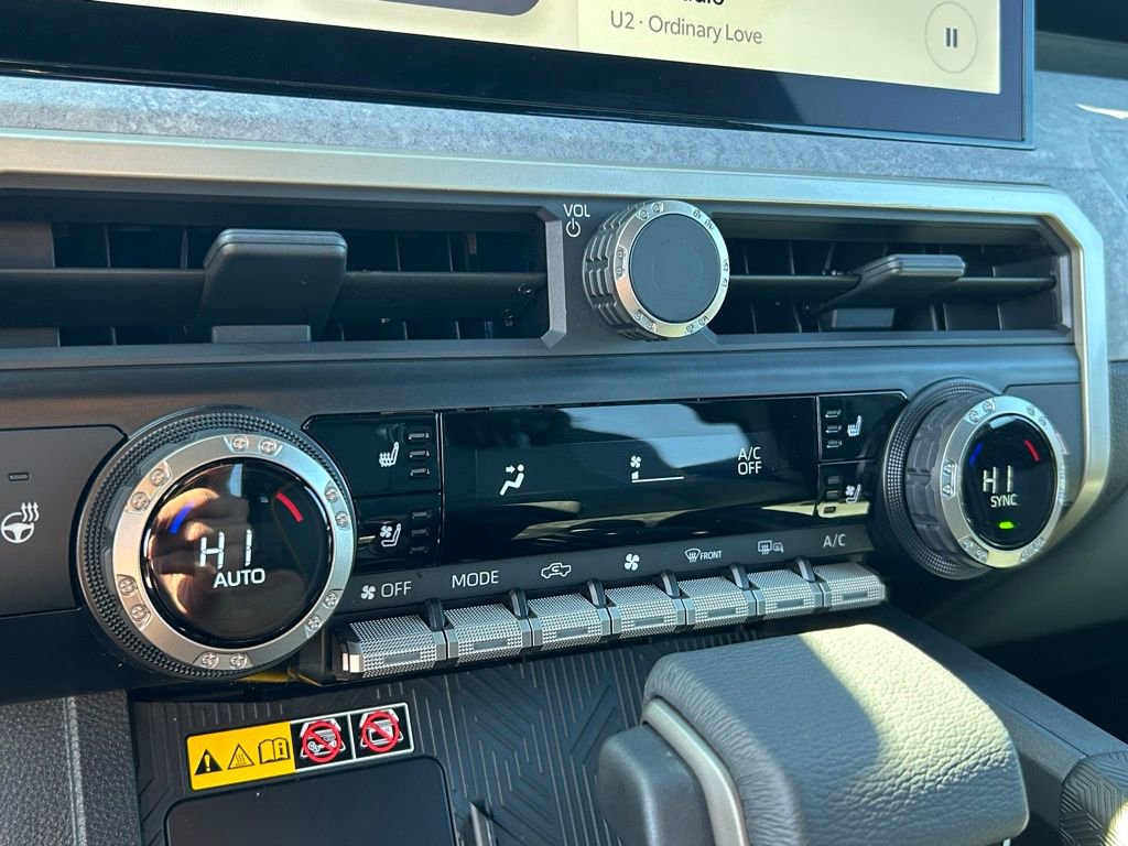 Used 2025 Toyota Tacoma Trailhunter image 32