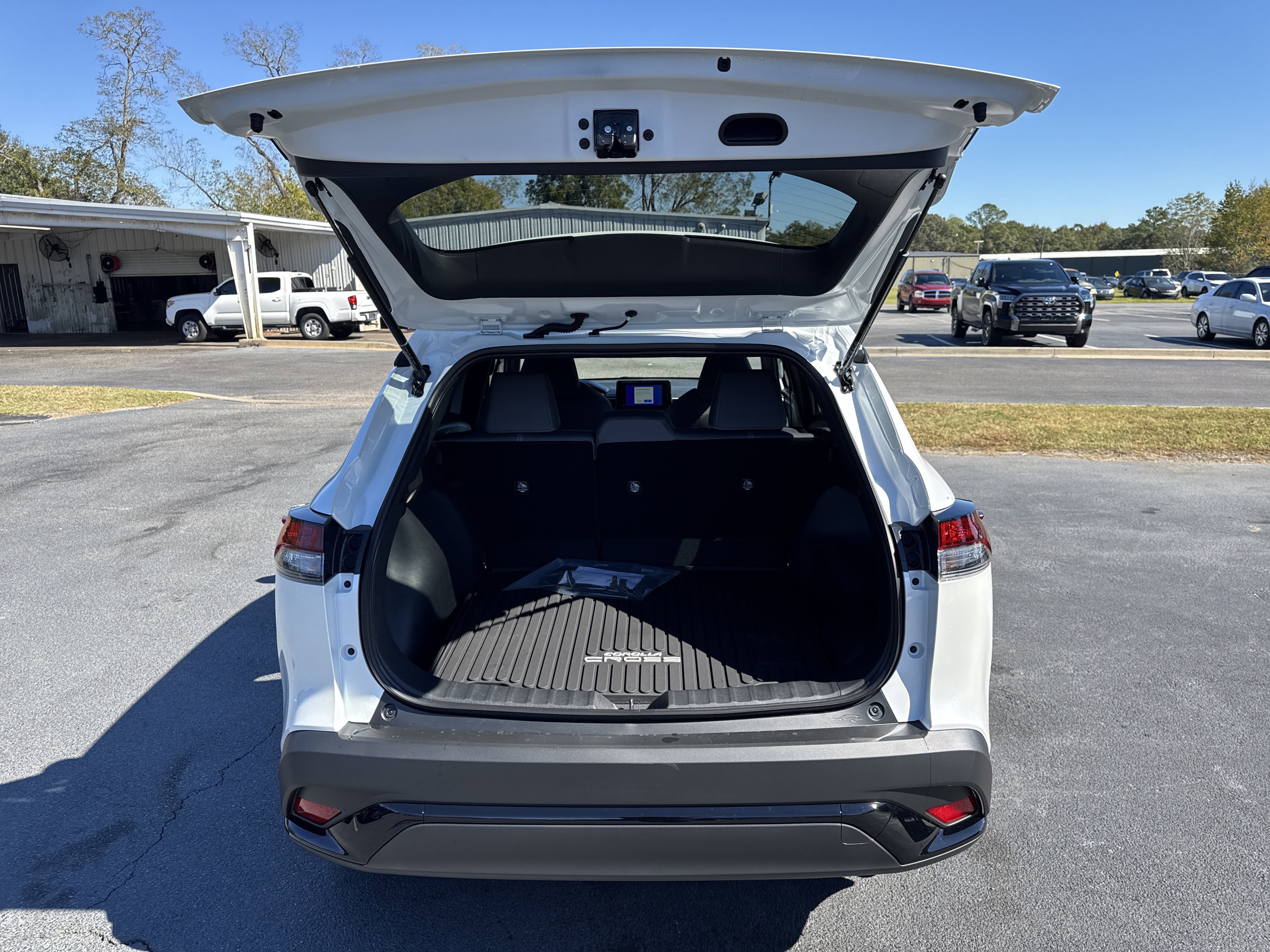 New 2026 Toyota Corolla Cross SE image 28