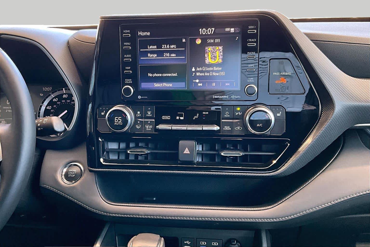 Used 2022 Toyota Highlander XSE FWD image 6
