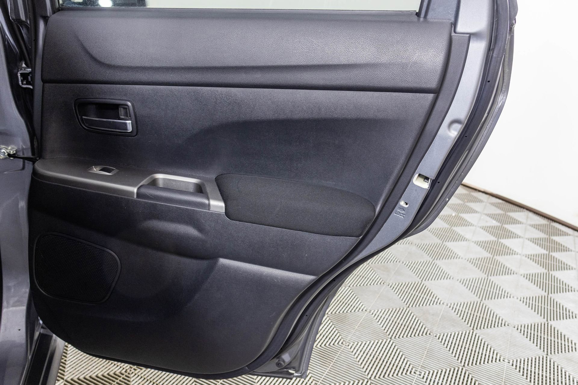 Used 2018 Mitsubishi Outlander Sport ES image 38