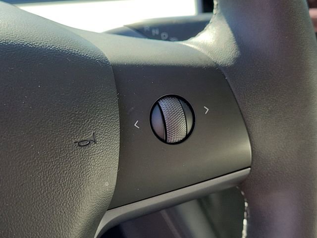 Used 2022 Tesla Model Y Performance image 28