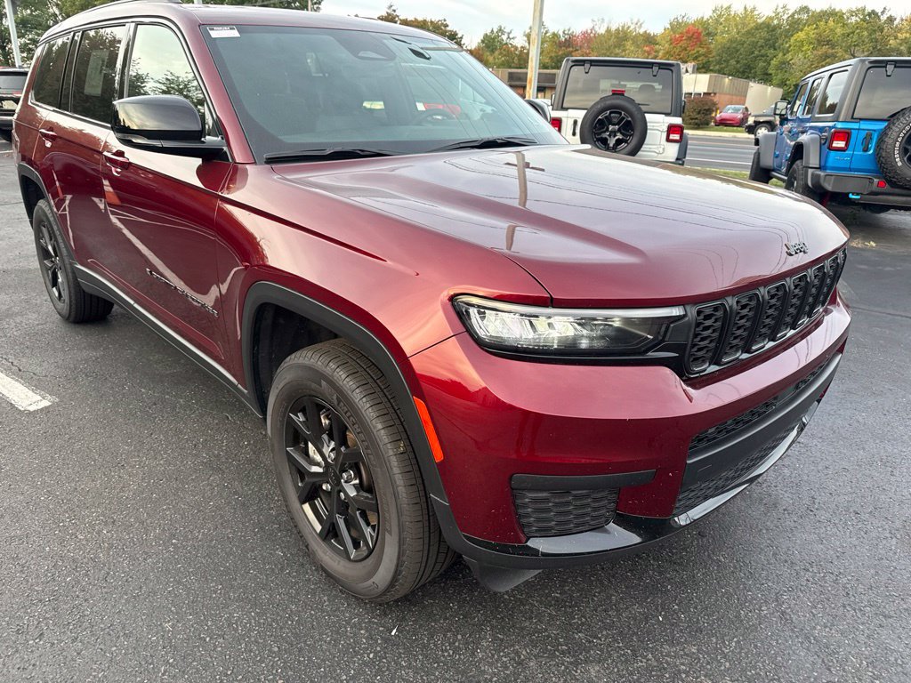Certified 2025 Jeep Grand Cherokee L Altitude AWD/4WD image 3