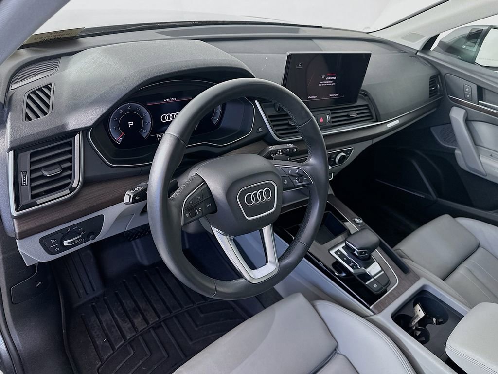 Used 2025 Audi Q5 2.0T Premium Plus w/ Premium Plus Package AWD/4WD image 31