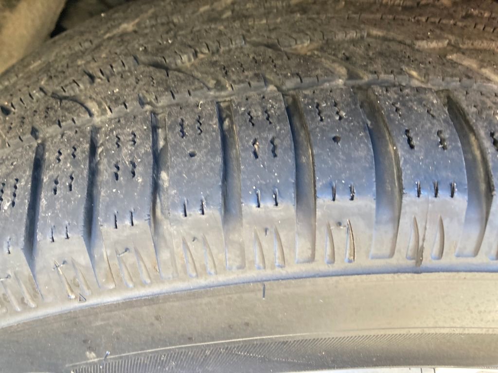 Used 2022 Ford Explorer XLT w/ Equipment Group 202A image 32