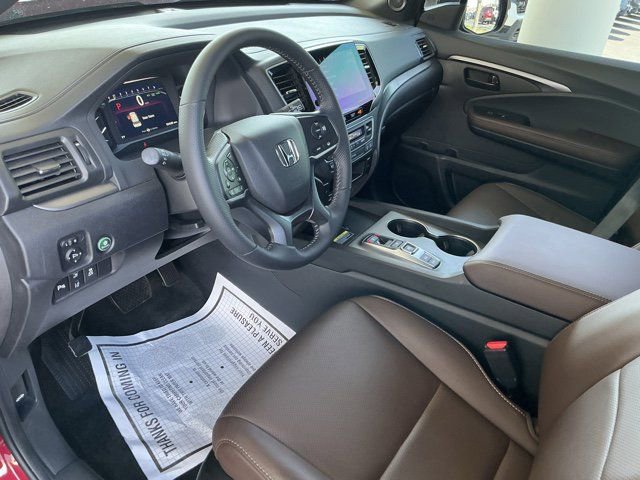 Used 2025 Honda Passport EX-L image 13
