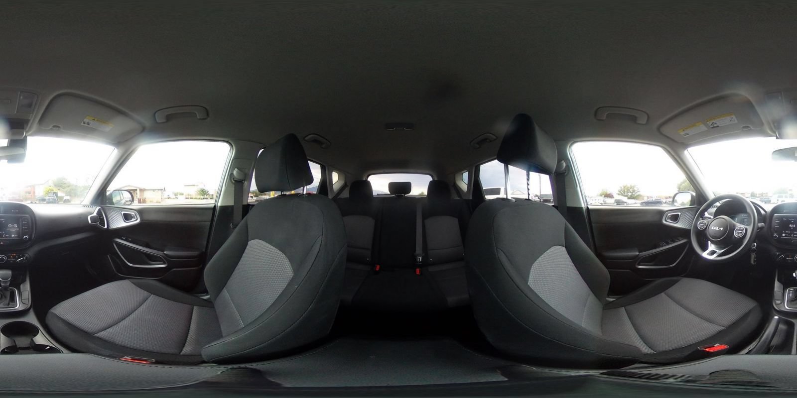 Used 2025 Kia Soul LX w/ LX Technology Package FWD image 39