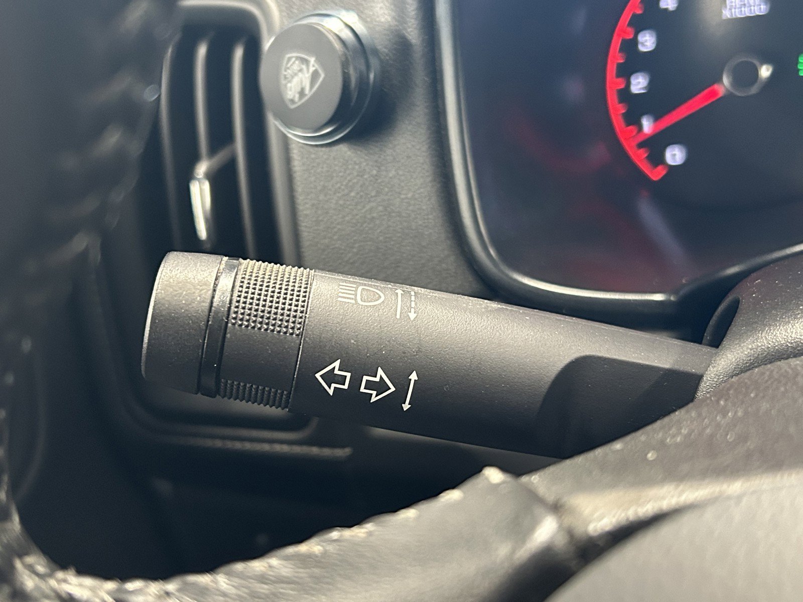 Used 2016 GMC Canyon SLT image 25