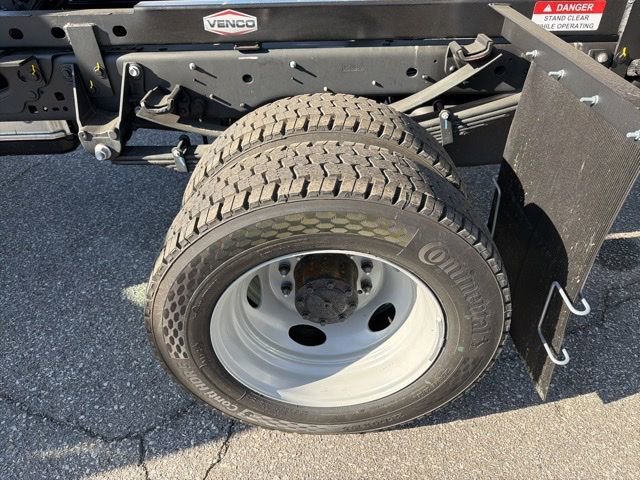 New 2025 Ford F550 4x4 Regular Cab Super Duty image 15