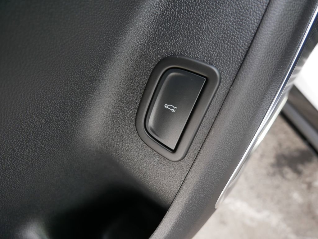 Certified 2025 Chevrolet Traverse RS w/ LPO, Floor Liner Package image 16