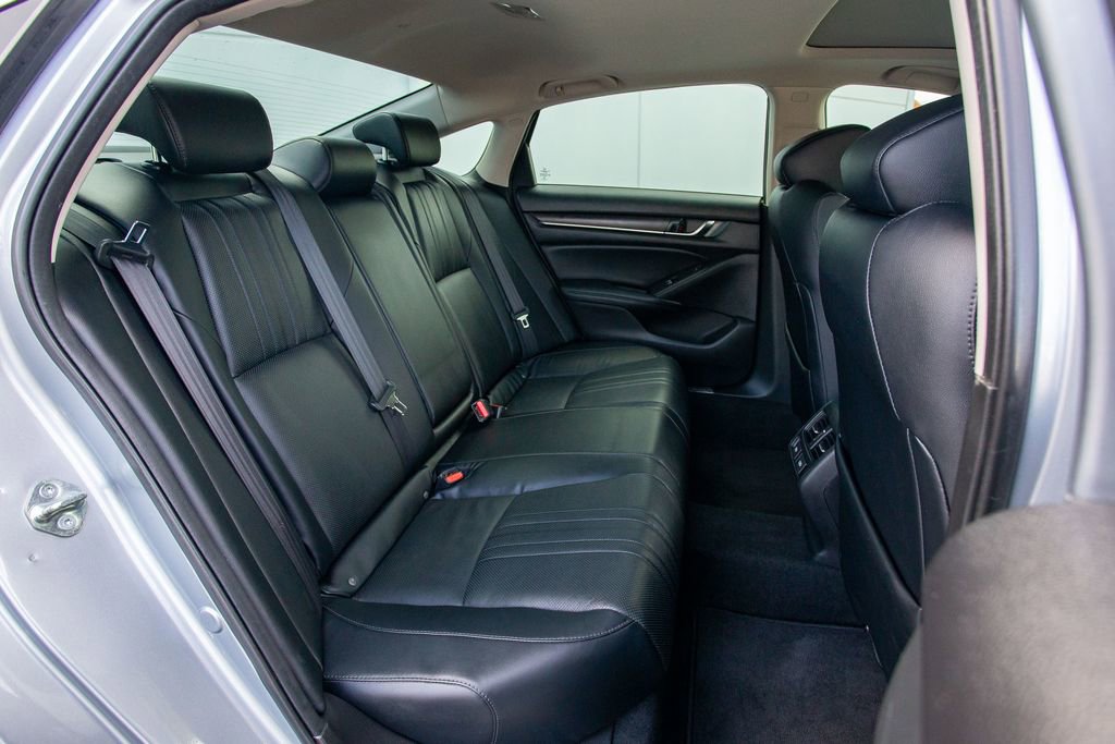Used 2018 Honda Accord Touring image 21