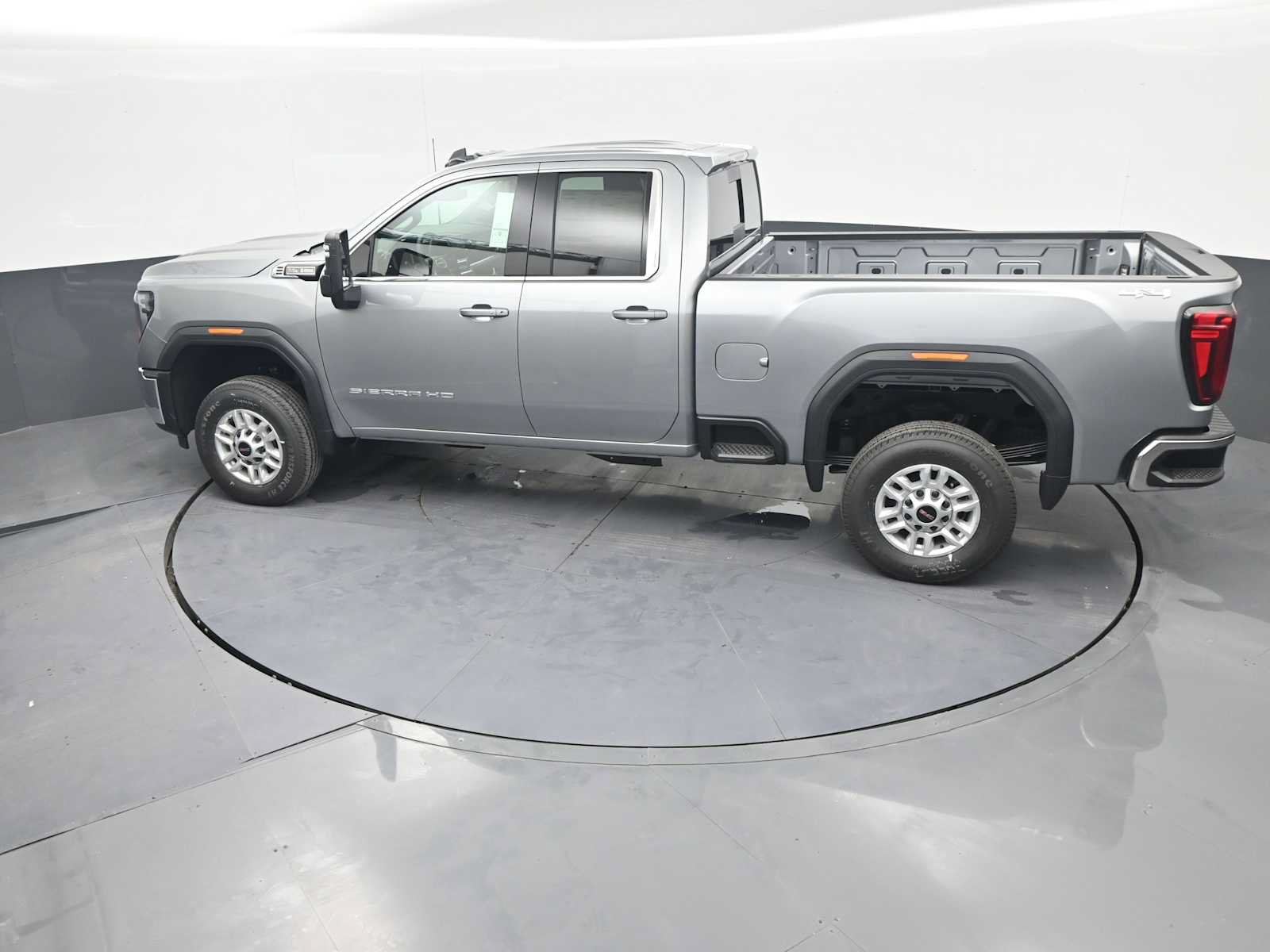 New 2026 GMC Sierra 2500 SLE w/ Preferred Package AWD/4WD image 31