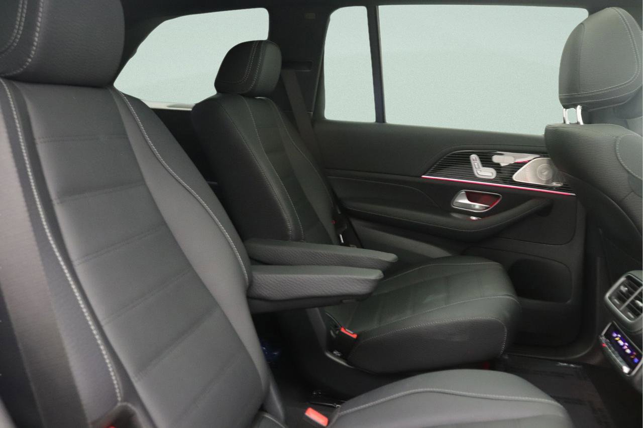 New 2026 Mercedes-Benz GLS 580 4MATIC image 8
