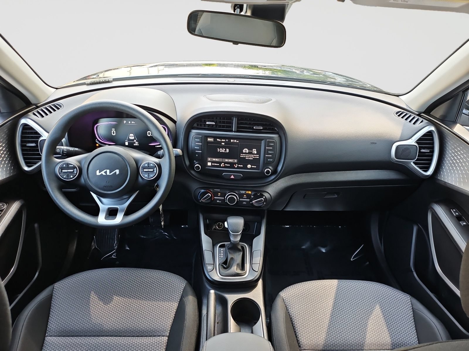 Used 2025 Kia Soul LX FWD image 10