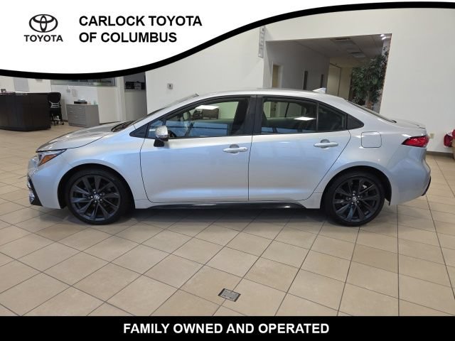 Used 2025 Toyota Corolla SE w/ Convenience Package FWD image 1