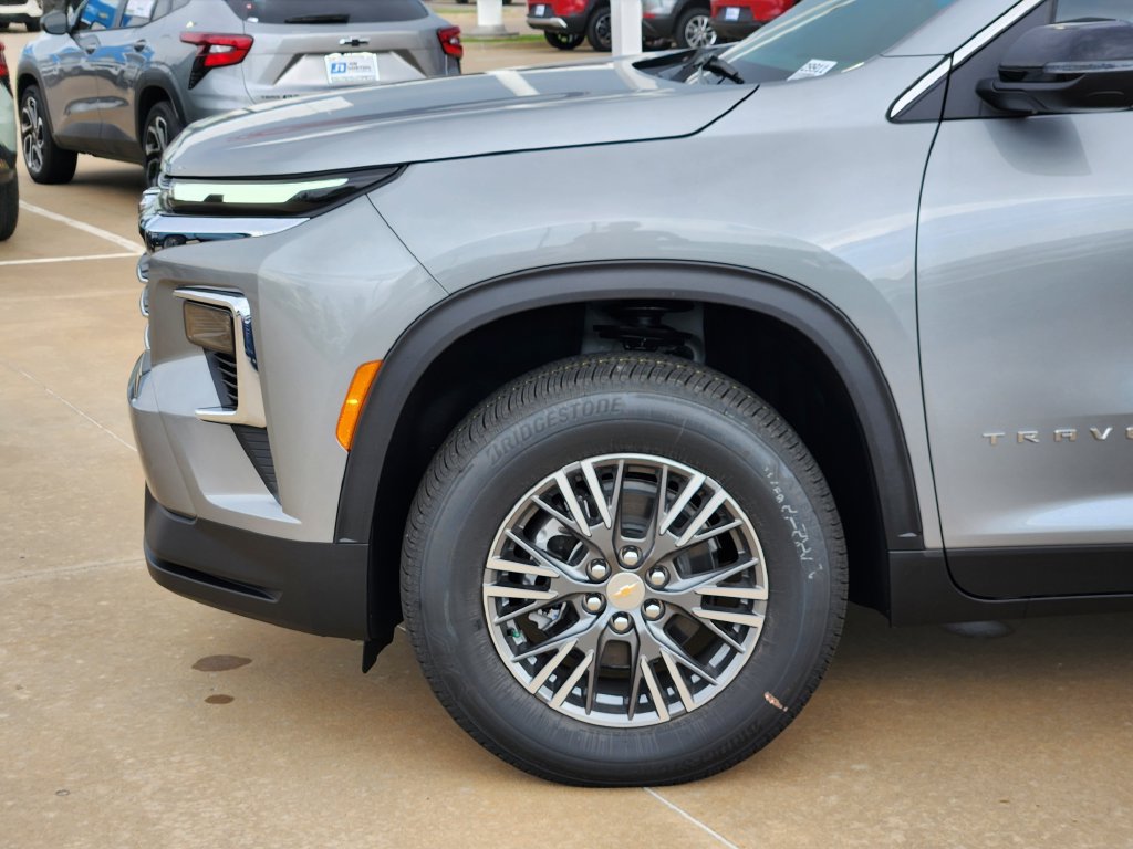 New 2026 Chevrolet Traverse LT w/ LPO, Floor Liner Package FWD image 5