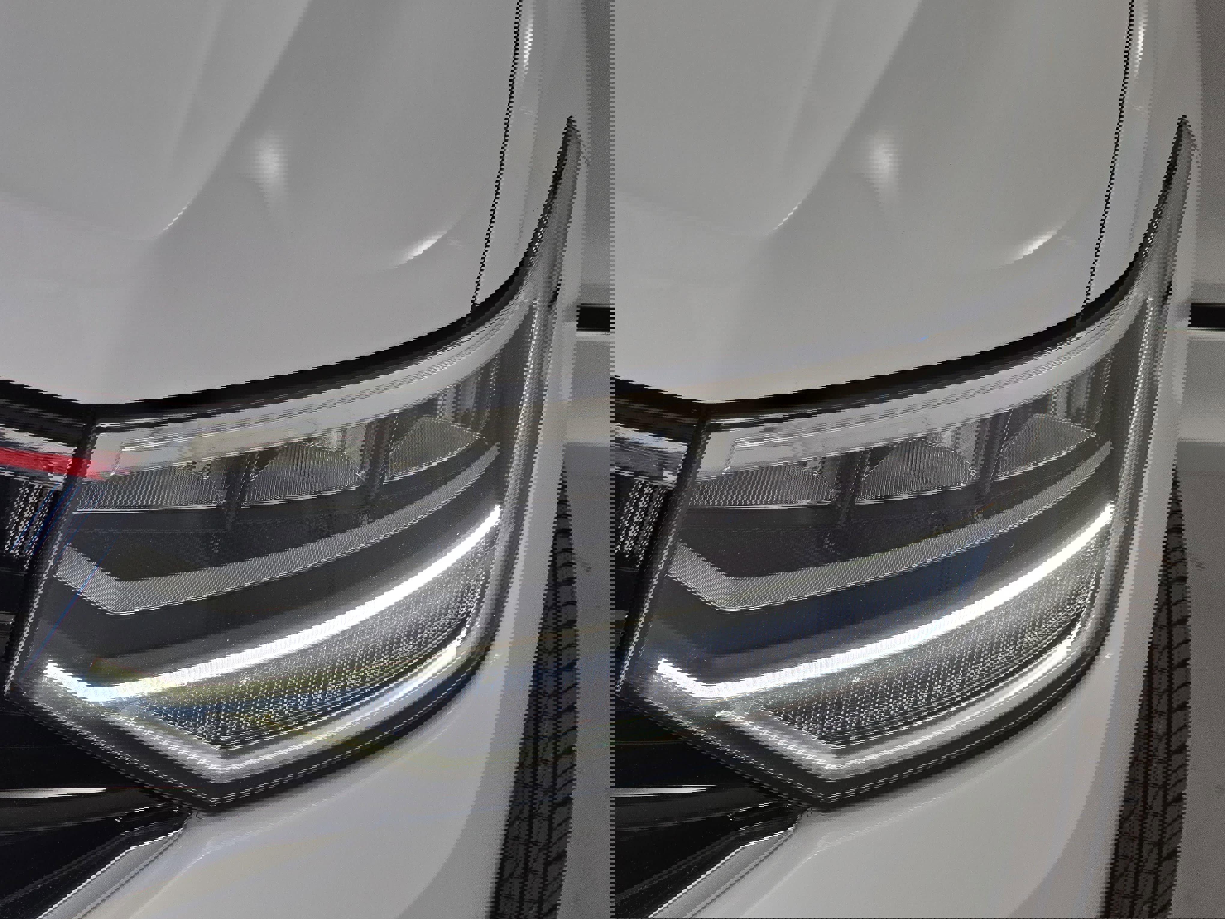 Certified 2024 Volkswagen Tiguan SE R-Line image 33