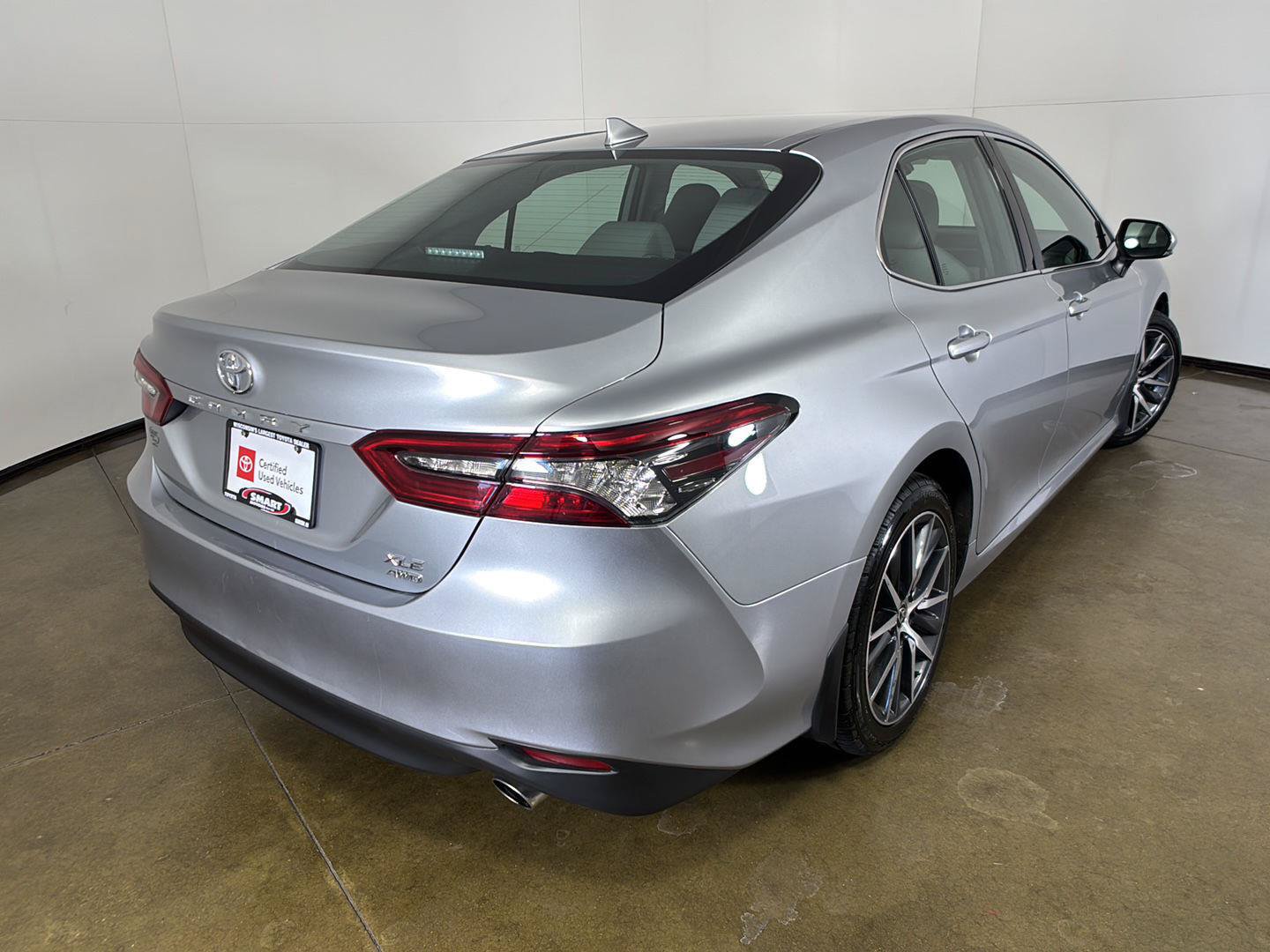 Used 2024 Toyota Camry XLE w/ Cold Weather Package AWD/4WD image 10