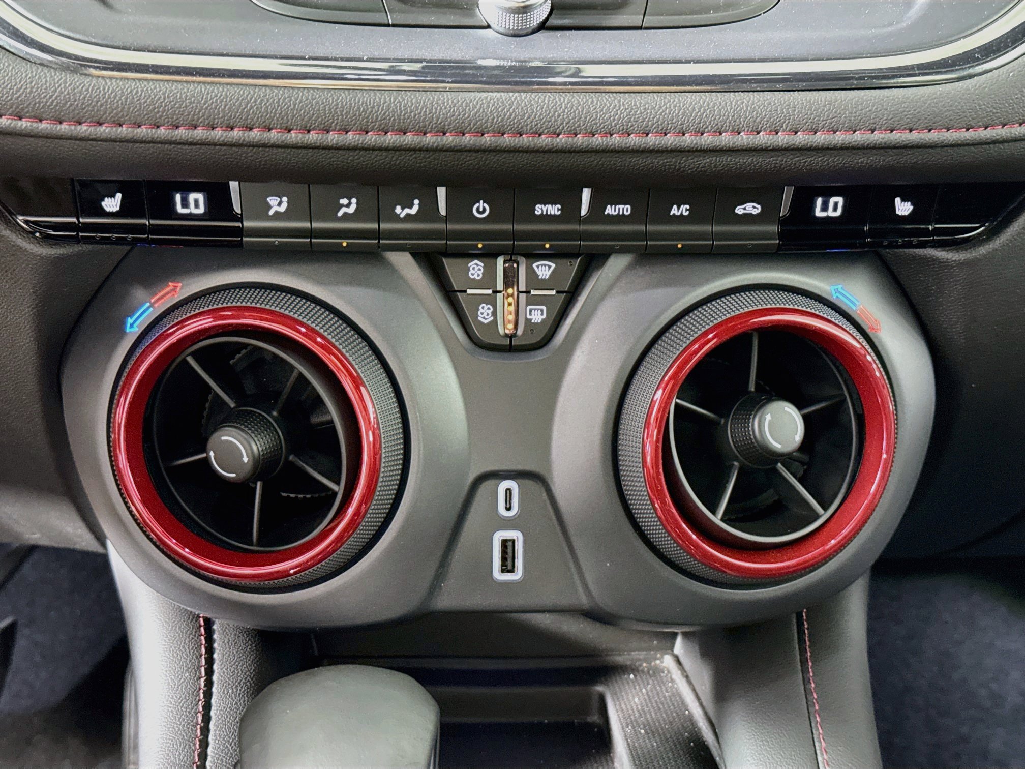 Used 2025 Chevrolet Blazer RS FWD image 19