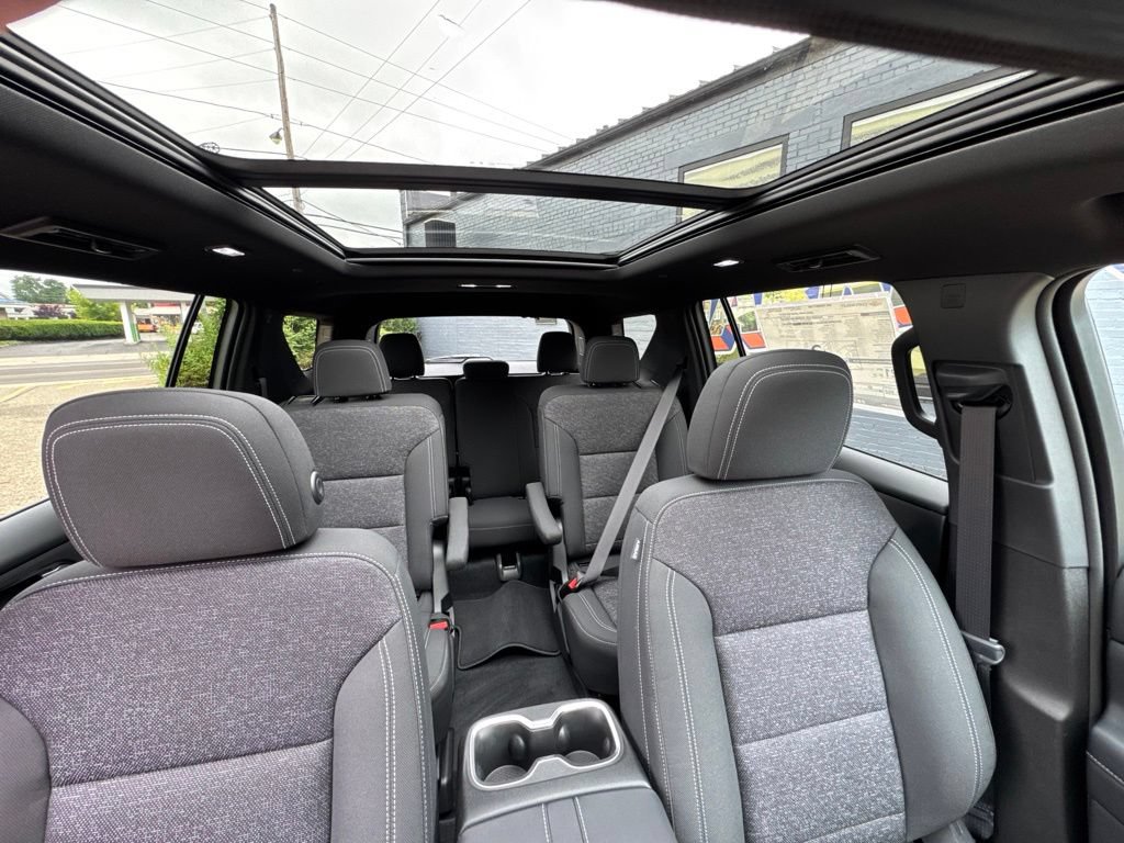 New 2026 Chevrolet Traverse LT w/ Enhanced Driving Package AWD/4WD image 11