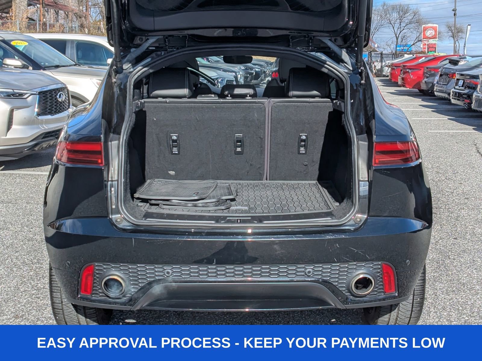 Used 2019 Jaguar E-PACE R-Dynamic SE image 6