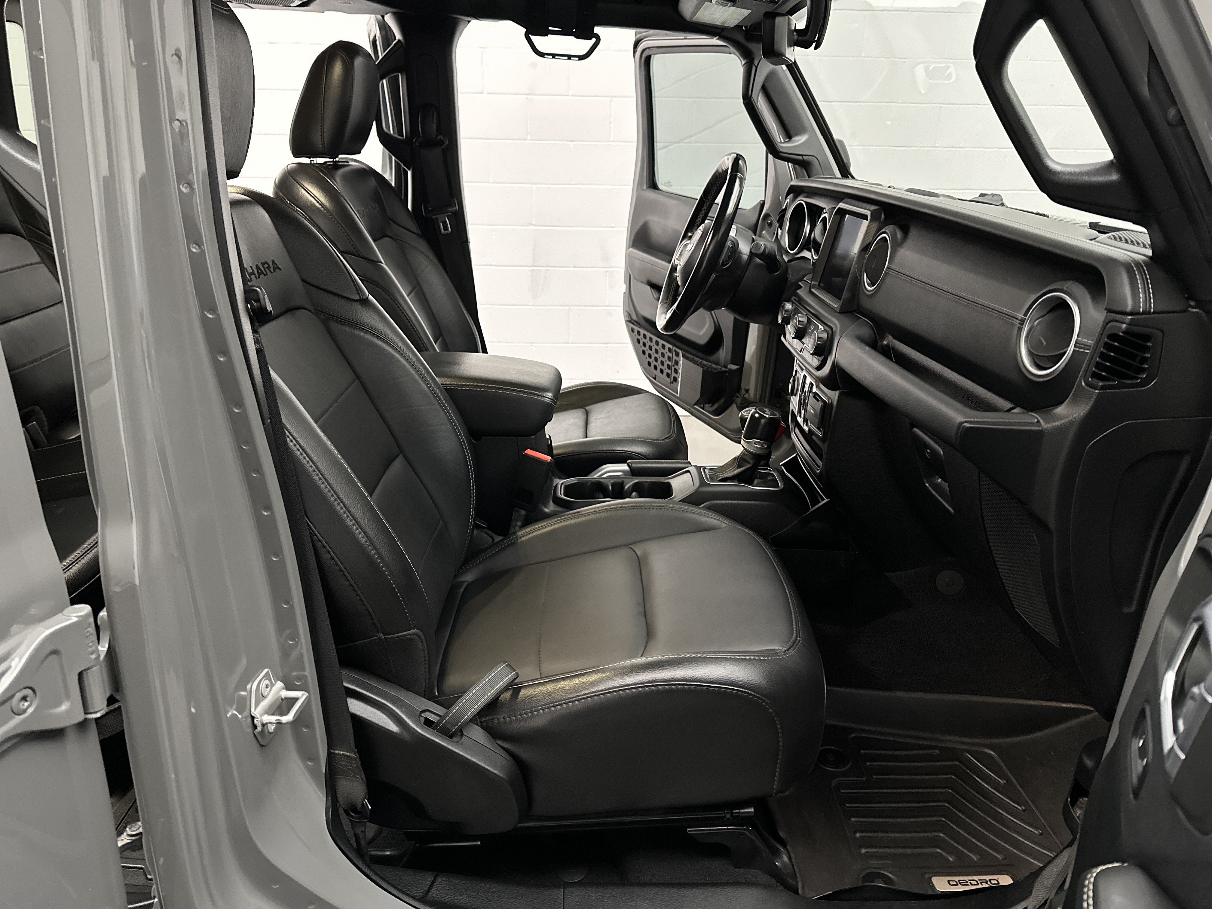 Used 2021 Jeep Wrangler Unlimited Sahara w/ Cold Weather Group AWD/4WD image 21