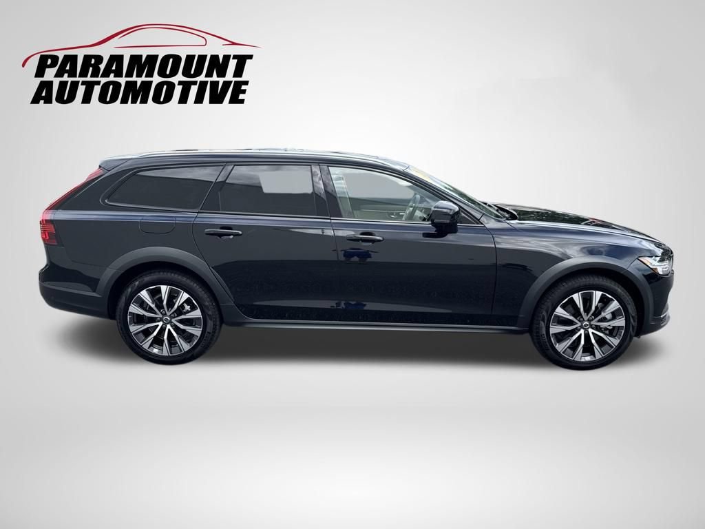 Used 2025 Volvo V90 B6 Cross Country Plus AWD/4WD image 8