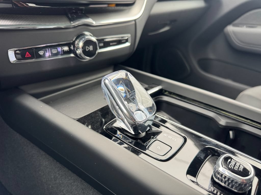 New 2026 Volvo XC60 T8 Polestar w/ Protection Package Premier AWD/4WD image 18