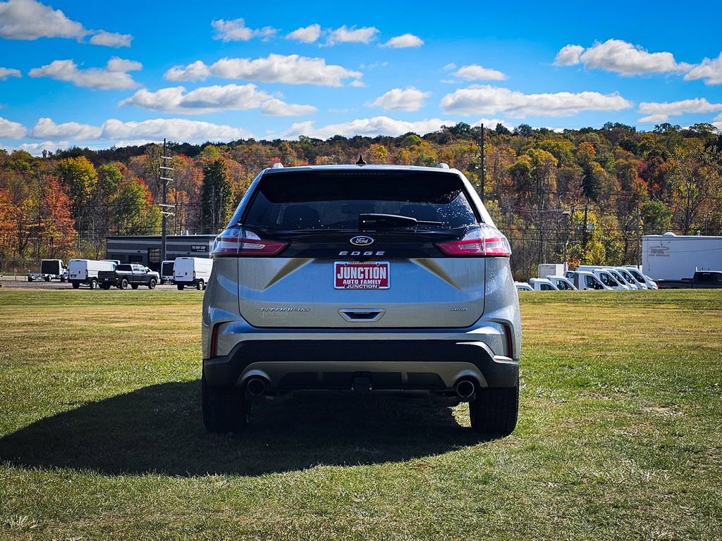 Used 2021 Ford Edge Titanium w/ Class II Trailer Tow Package image 5