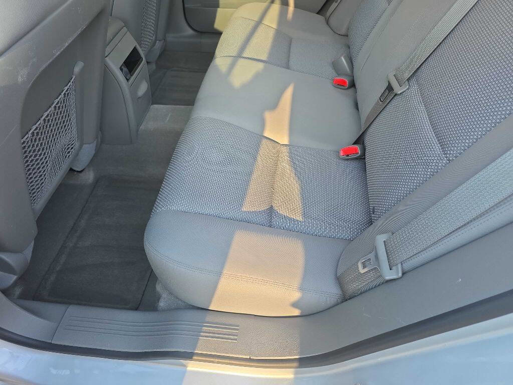 Used 2011 Chevrolet Malibu LS image 15