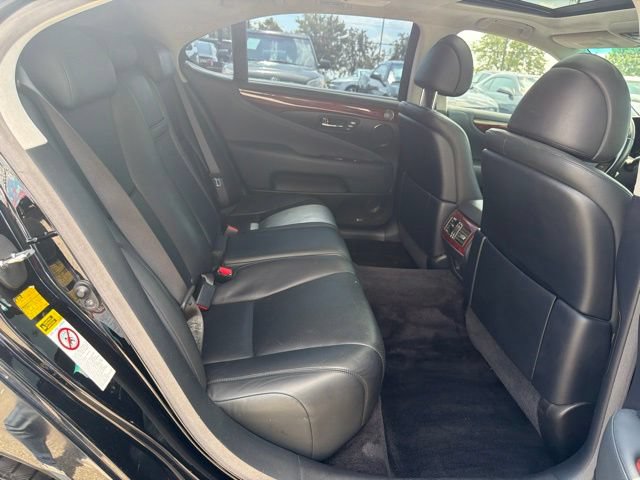 Used 2007 Lexus LS 460 L w/ Luxury Pkg RWD image 23