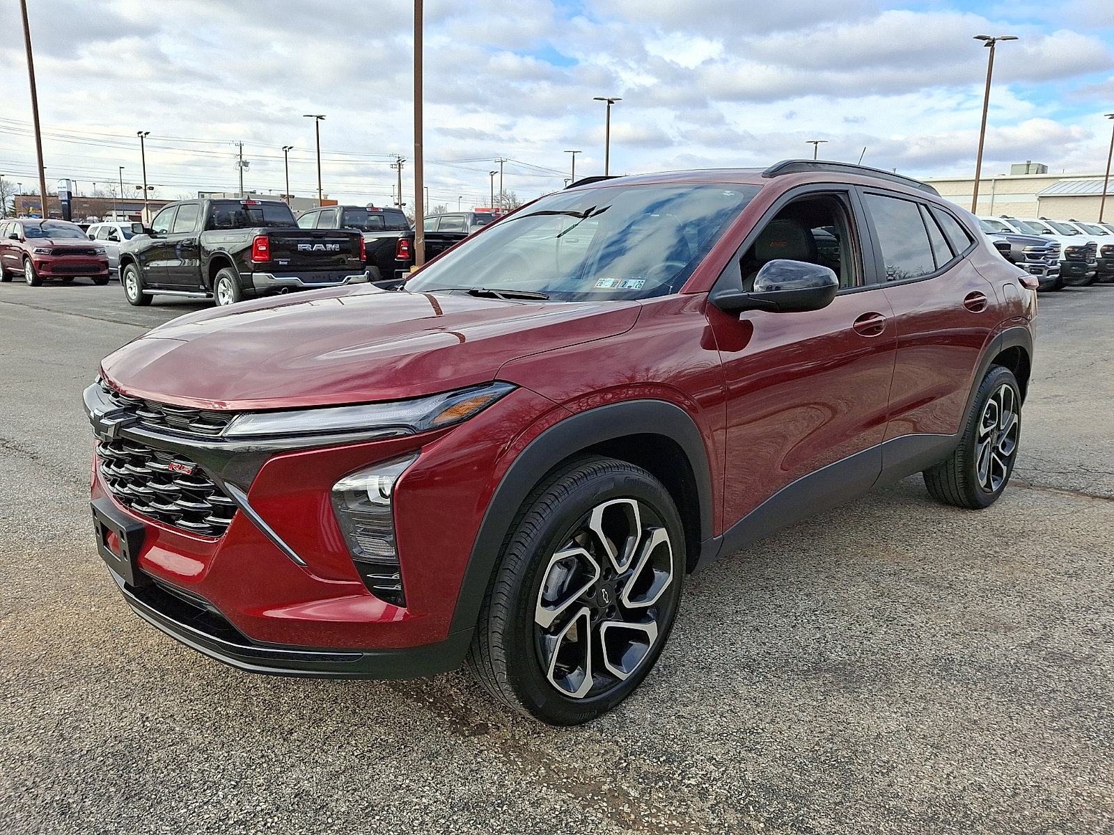 Used 2024 Chevrolet Trax RS w/ Sunroof Package image 4