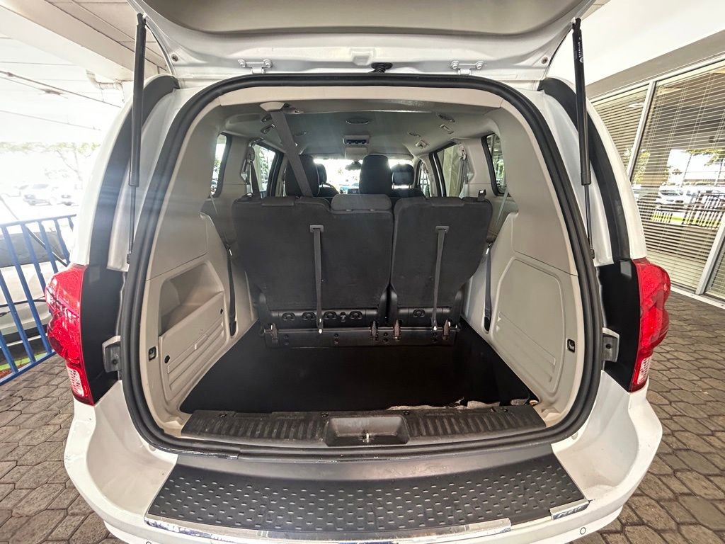 Used 2020 Dodge Grand Caravan SE w/ Rear Park Assist Package image 30